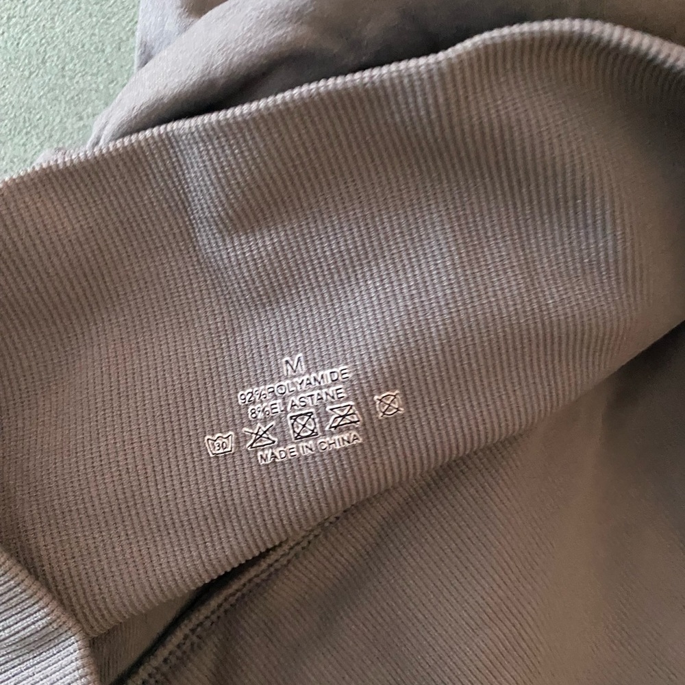 Light grey Ribbed workout shorts